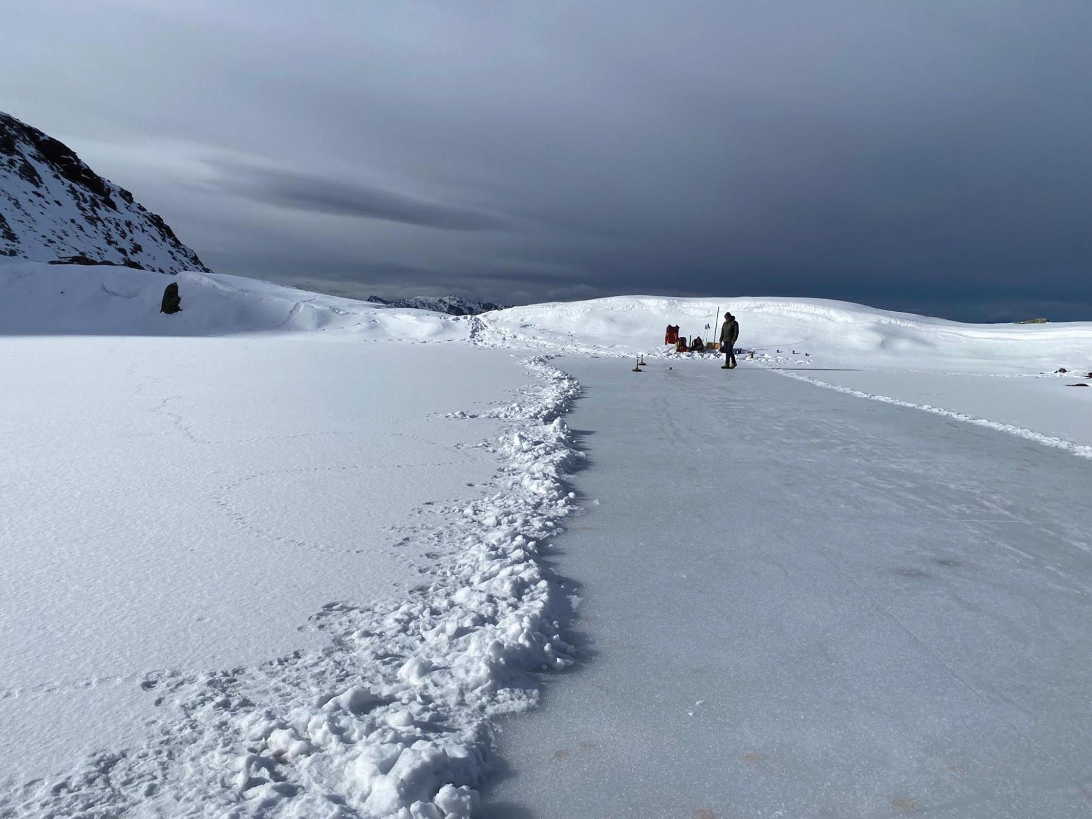 Eisstockturnier-auf-2-400-Metern-H-he